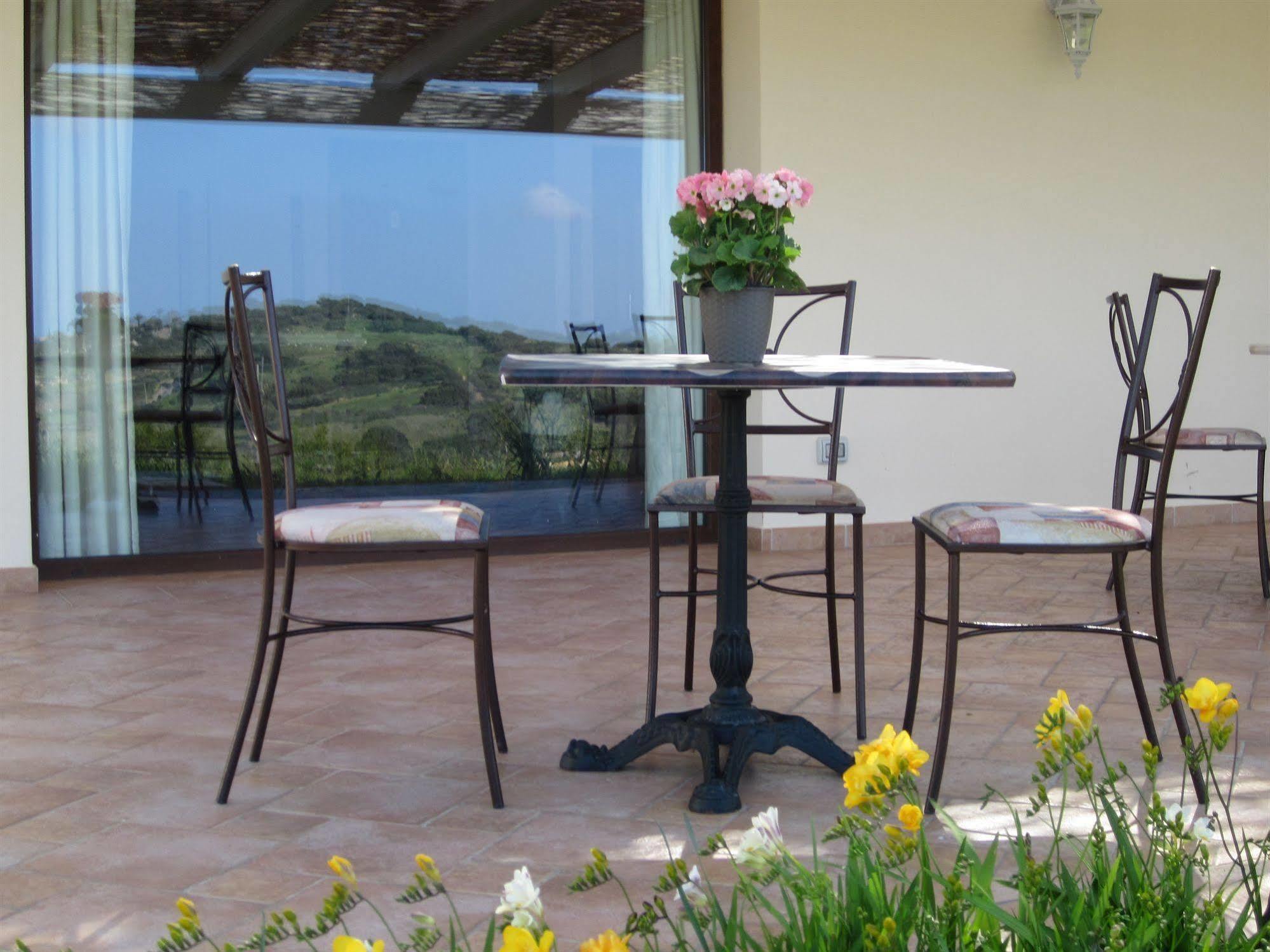 Borgo Alba Barona Turismo Rurale Golfo Aranci Buitenkant foto